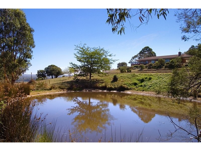 55 Mount Robertson Rd, New Gisborne VIC 3438
