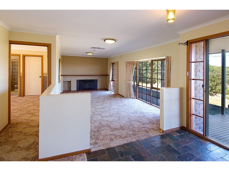 55 Mount Robertson Rd, New Gisborne VIC 3438