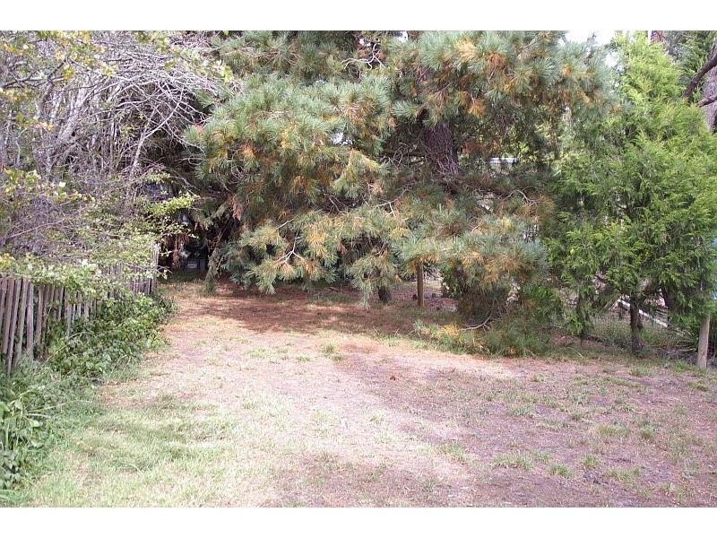 17 Kilmore Rd, Gisborne VIC 3437