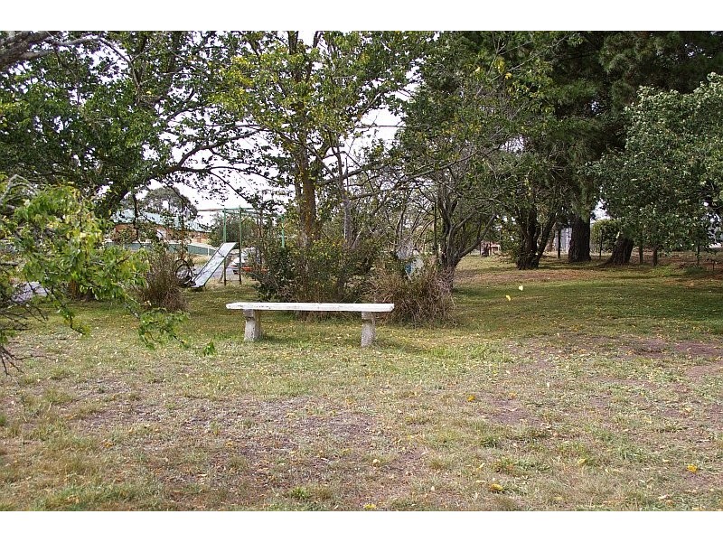 17 Kilmore Rd, Gisborne VIC 3437