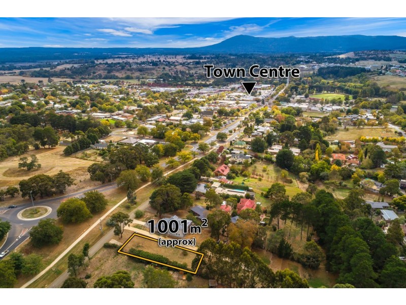 4/97 Aitken Street, Gisborne VIC 3437