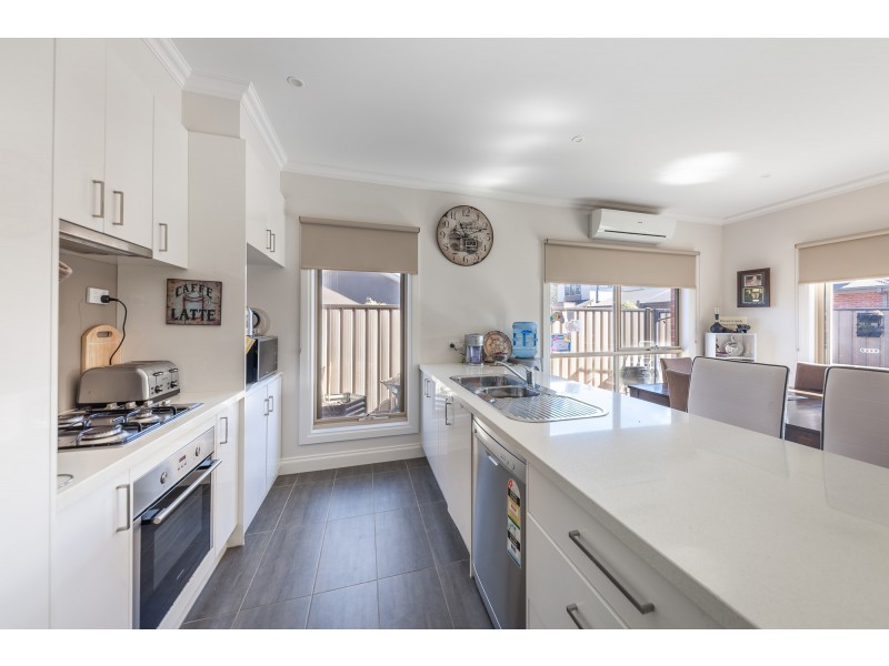 Unit 8,96 Station Road, Gisborne VIC 3437