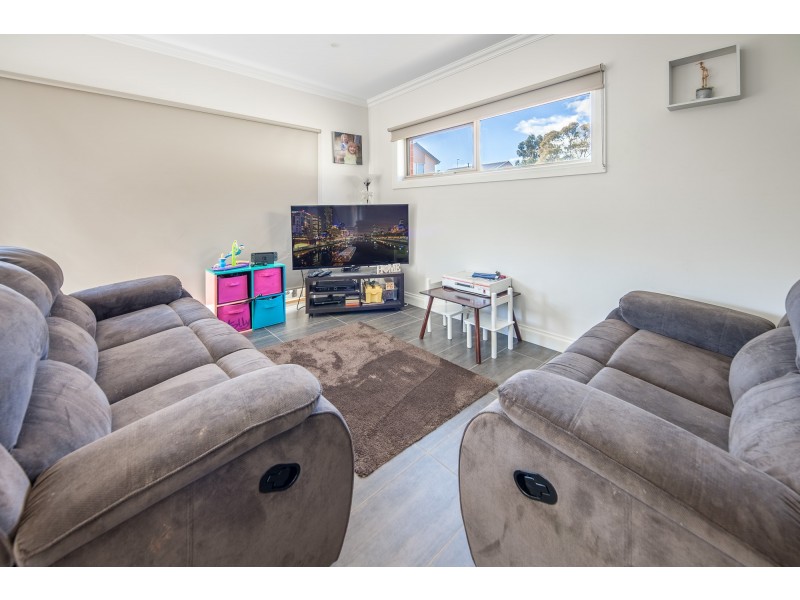 Unit 8,96 Station Road, Gisborne VIC 3437