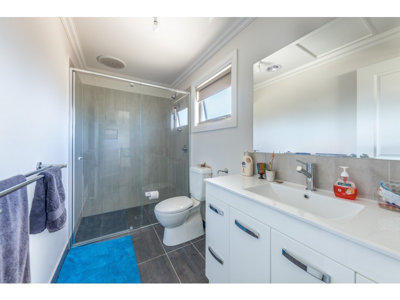 Unit 8,96 Station Road, Gisborne VIC 3437