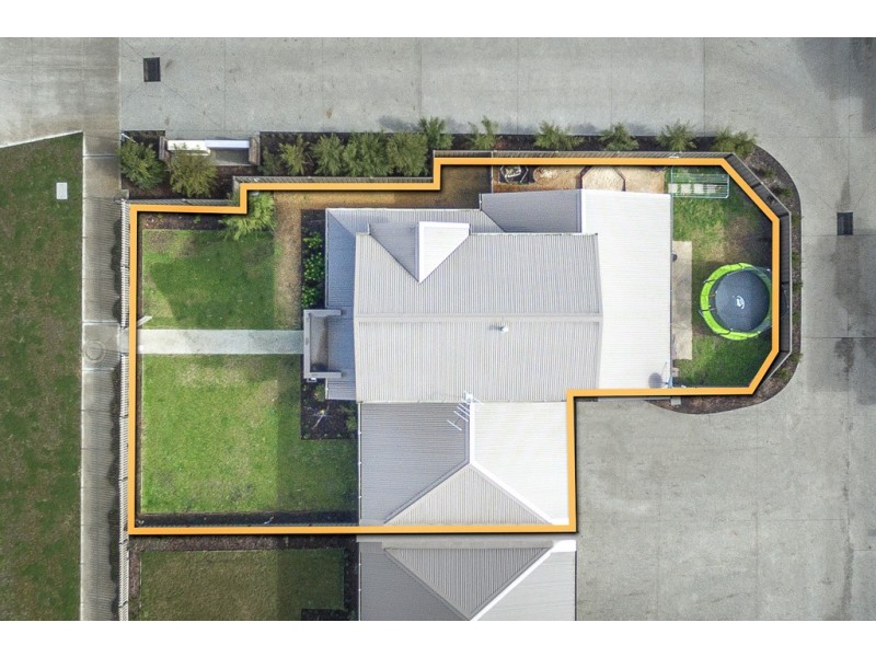 Unit 8,96 Station Road, Gisborne VIC 3437