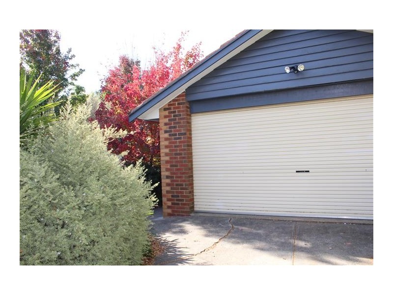 45 Sunnypark Close, Gisborne VIC 3437