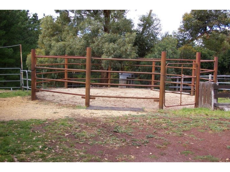 177 Blackhill Road *, Gisborne VIC 3437