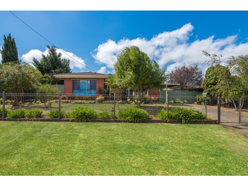 16 Windridge Way, Kyneton VIC 3444