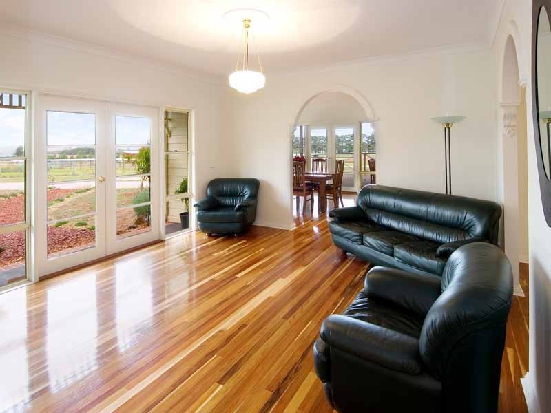 60 Hutchinsons Lane, Romsey VIC 3434