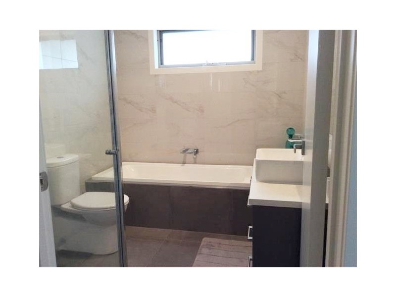 Unit 2/4 Ligar Street, Woodend VIC 3442