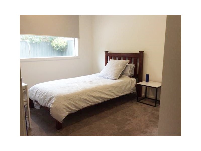 Unit 2/4 Ligar Street, Woodend VIC 3442