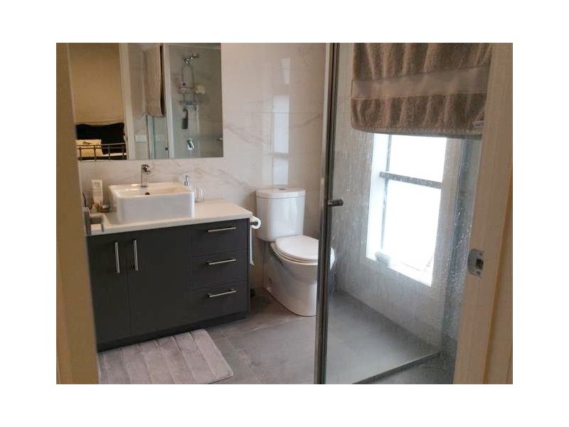 Unit 2/4 Ligar Street, Woodend VIC 3442