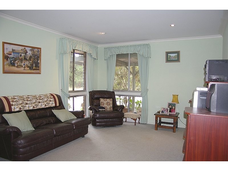 65 Coffeys Road, Bullengarook VIC 3437