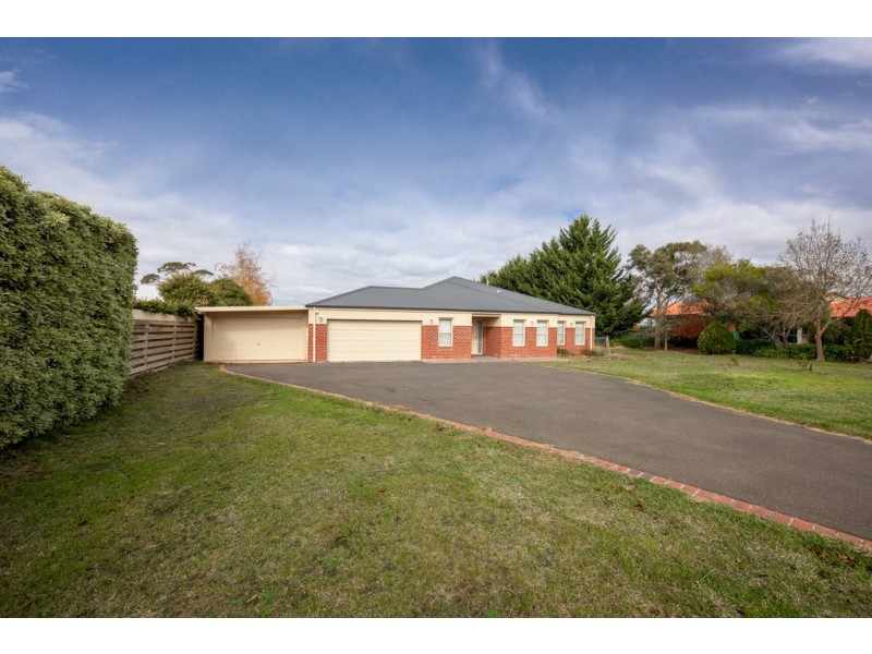 72 Skyline Drive, Gisborne VIC 3437