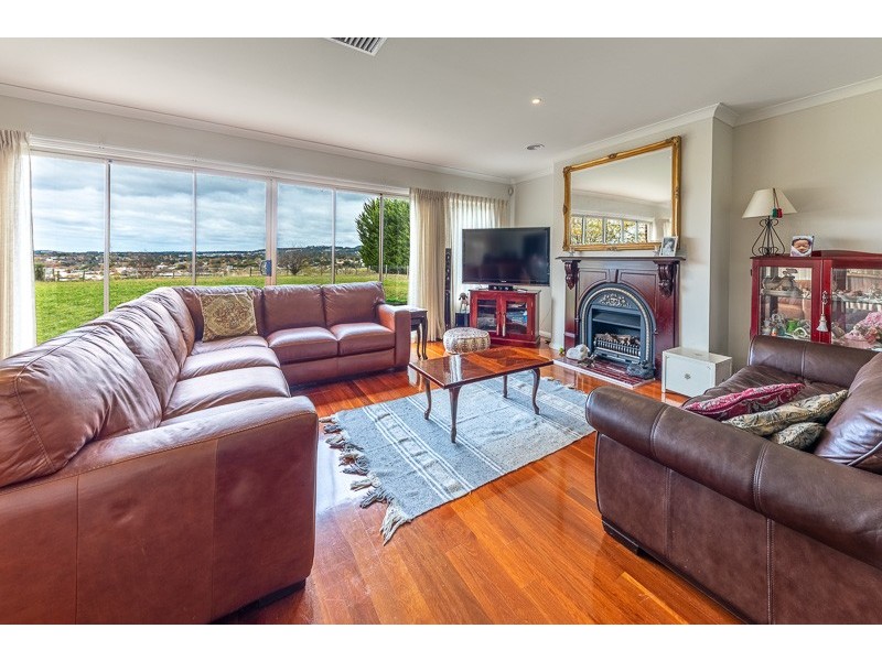 72 Skyline Drive, Gisborne VIC 3437