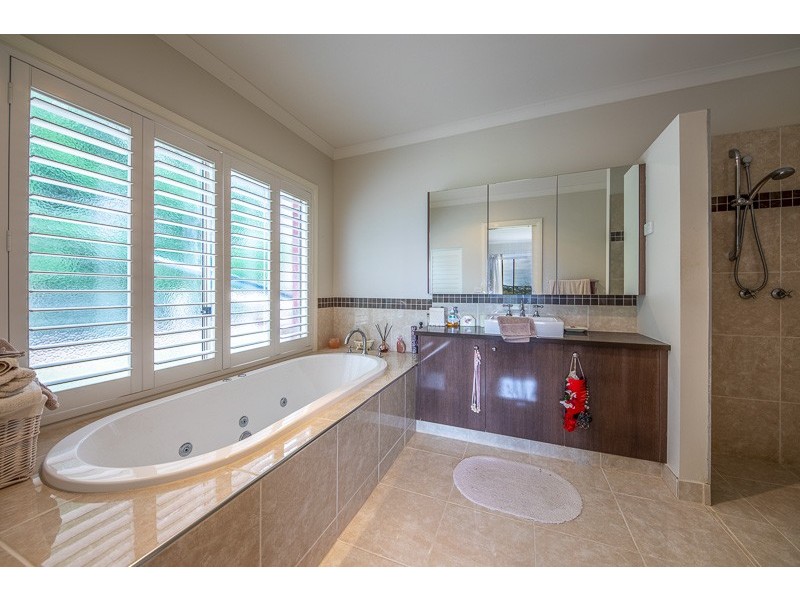 72 Skyline Drive, Gisborne VIC 3437