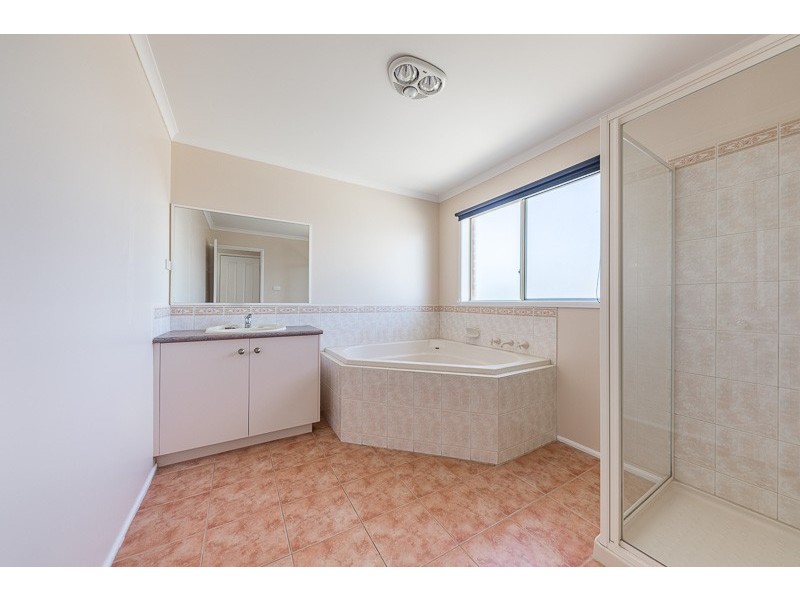 11 Dalray Crescent, New Gisborne VIC 3438