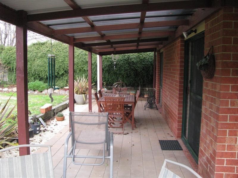 2  Kiwi Crt, Gisborne VIC 3437