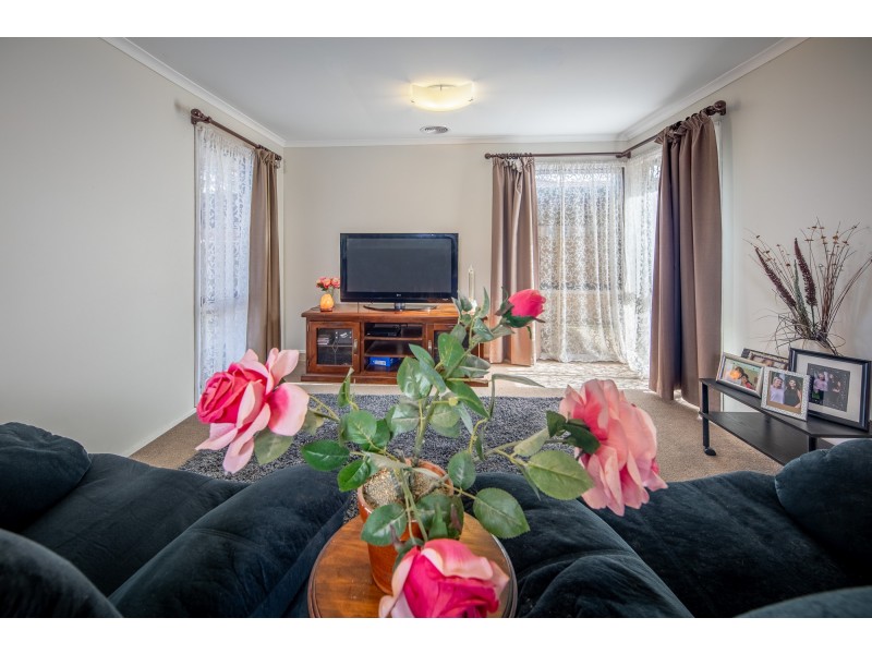 27 Scenic Court, Gisborne VIC 3437
