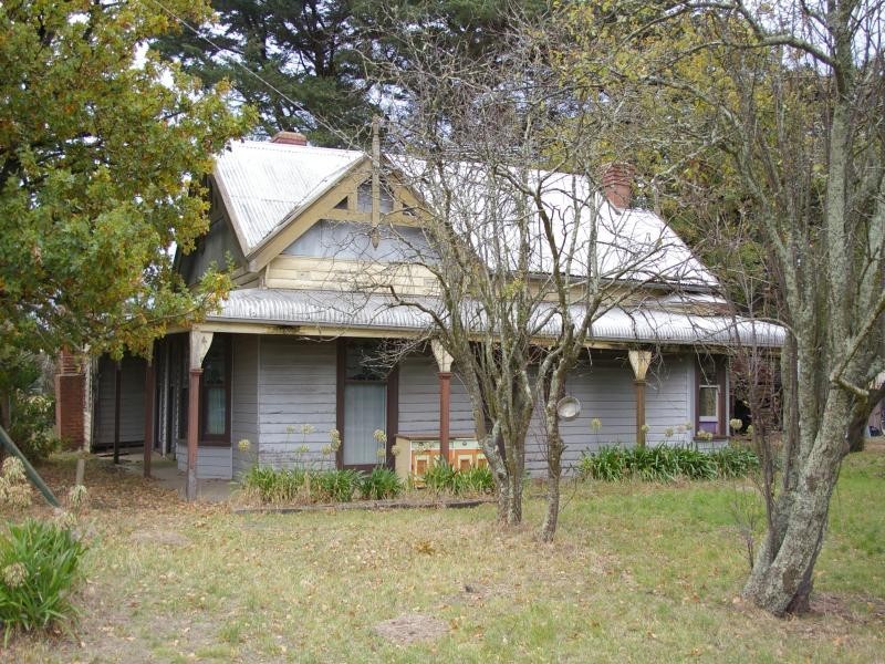 5 Pierce Rd, New Gisborne VIC 3438