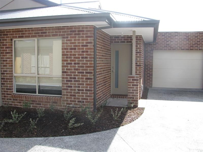 4/14-16  Rodney Street, Gisborne VIC 3437