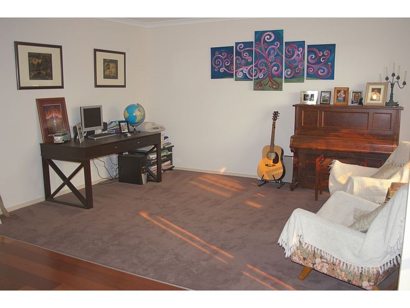 17 Alcheringa Court, Gisborne VIC 3437