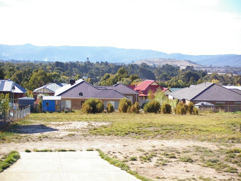 17 Alcheringa Court, Gisborne VIC 3437