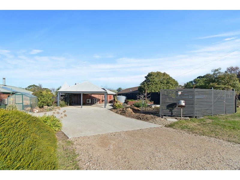 19 Bolithos Road, Riddells Creek VIC 3431