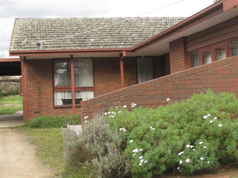 240 Station Road, New Gisborne VIC 3438