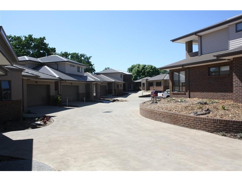 1/9  Rodney Street, Gisborne VIC 3437
