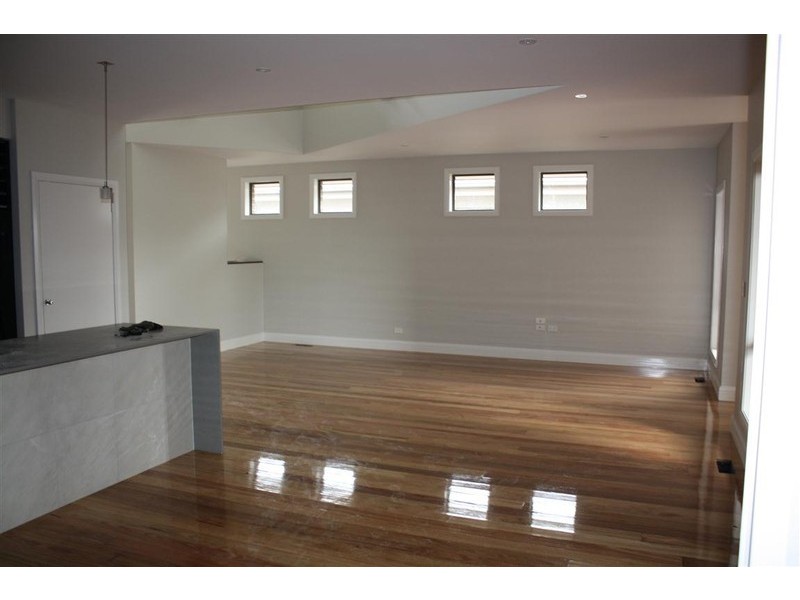 1/9  Rodney Street, Gisborne VIC 3437