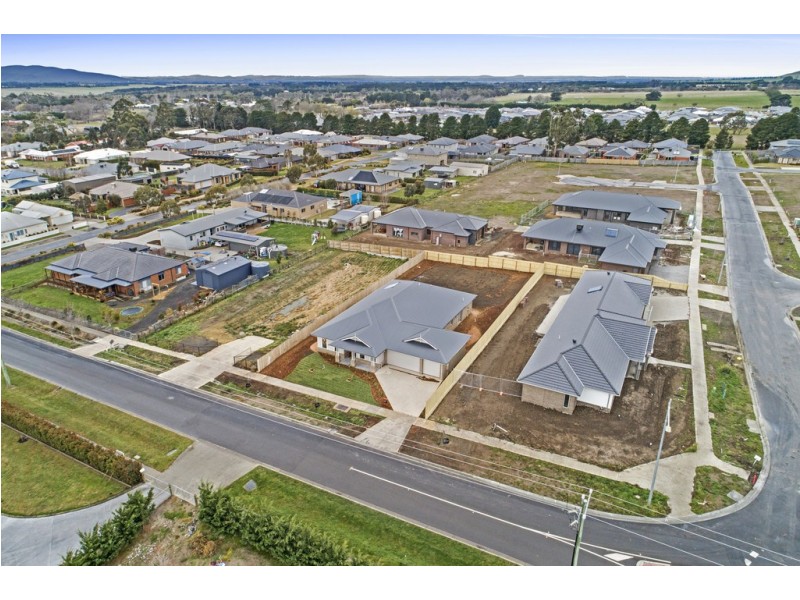 33 Brady Road, Gisborne VIC 3437