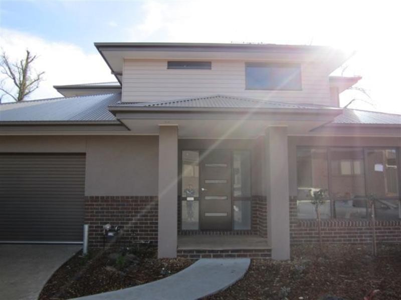 3/9 Rodney Street, Gisborne VIC 3437