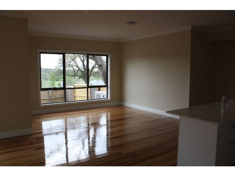 3/9 Rodney Street, Gisborne VIC 3437