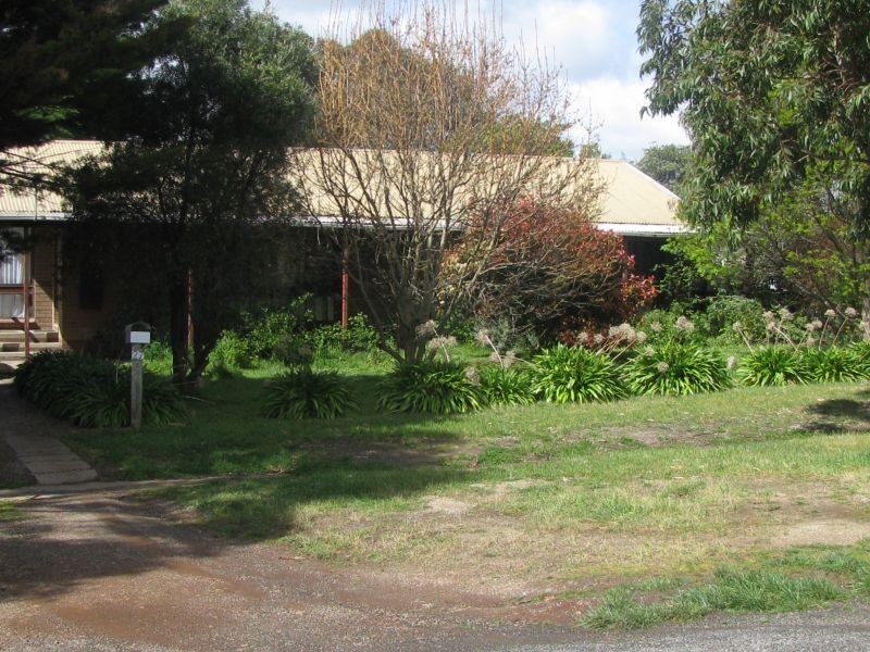 27 Mahoneys Road, Riddells Creek VIC 3431