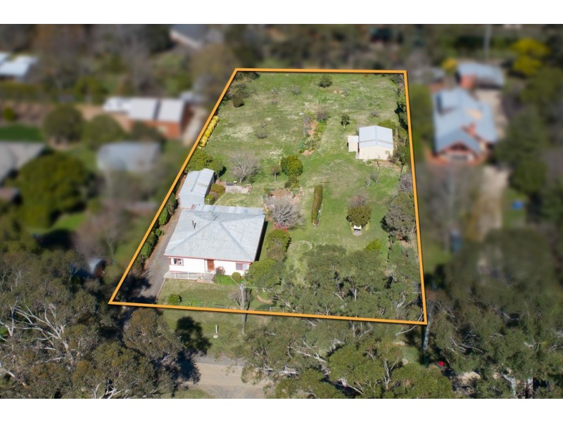 1 Barkly Avenue, Mount Macedon VIC 3441