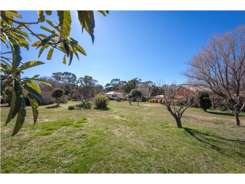 1 Barkly Avenue, Mount Macedon VIC 3441