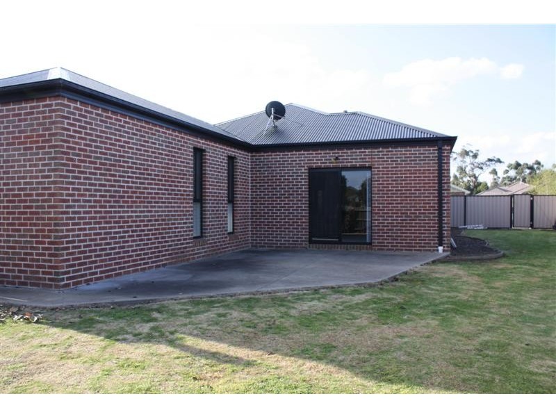 30 Sunnypark Close, Gisborne VIC 3437