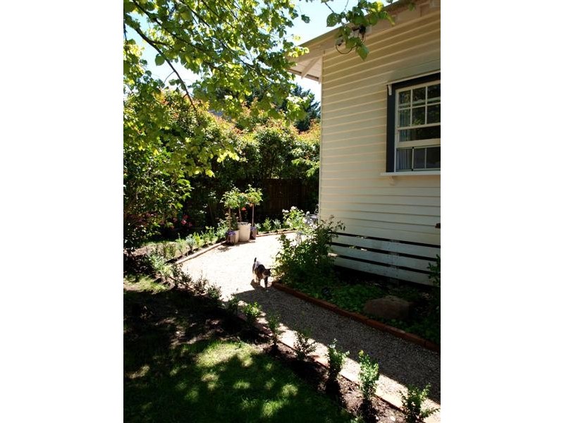 34 Davy Street, Woodend VIC 3442