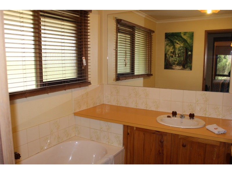 3 Slattery Crescent, Gisborne VIC 3437