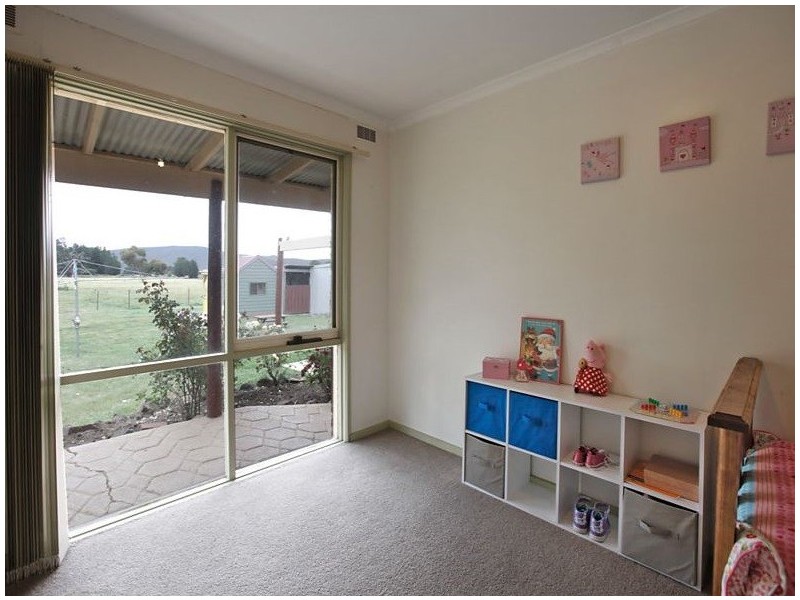 68 Payne Road, New Gisborne VIC 3438