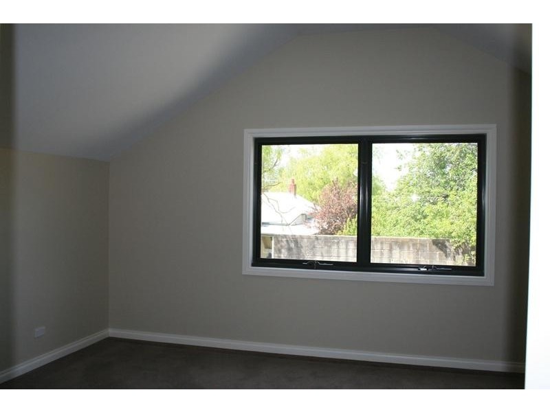 3/2  Mitchell Street, Kyneton VIC 3444