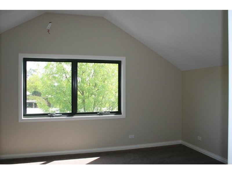 3/2  Mitchell Street, Kyneton VIC 3444