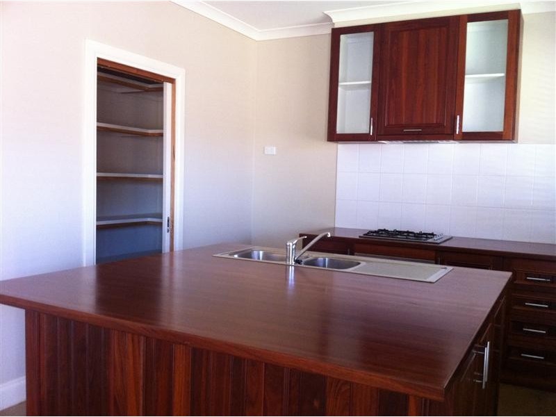 2/54 Fisher Street, Gisborne VIC 3437