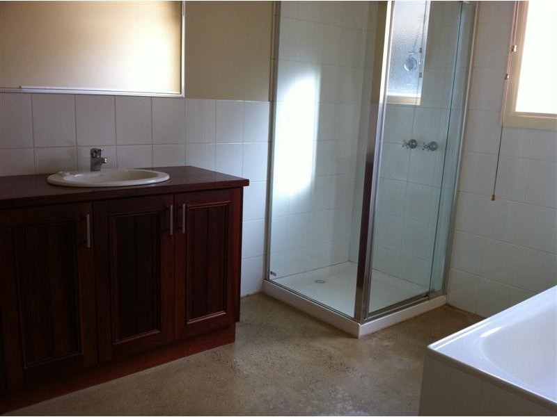 2/54 Fisher Street, Gisborne VIC 3437