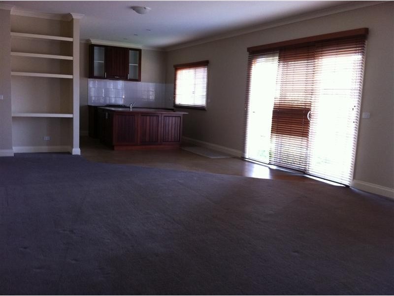 2/54 Fisher Street, Gisborne VIC 3437