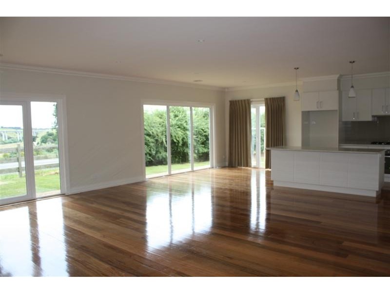3A  Howey Street, Gisborne VIC 3437