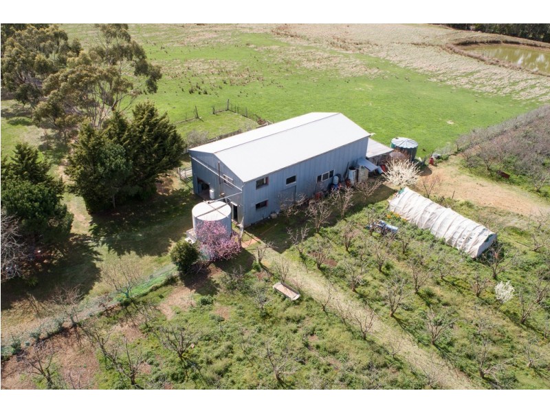 299 Couangalt Road, Gisborne South VIC 3437