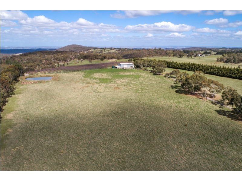 299 Couangalt Road, Gisborne South VIC 3437