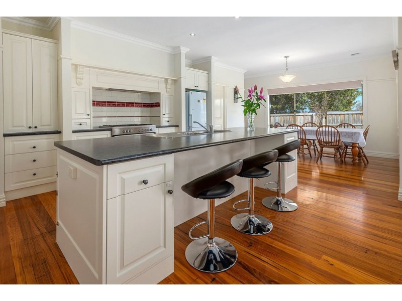 10 Olivia Court, Gisborne VIC 3437